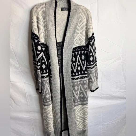 Repeat Luxury Geneva Cozy Black and Gray Patterned Women's Maxi Sweater